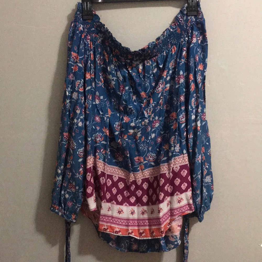 Off the shoulder long sleeve